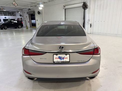 Used 2019 Lexus ES 350 w/ Ultra Luxury Package image 27