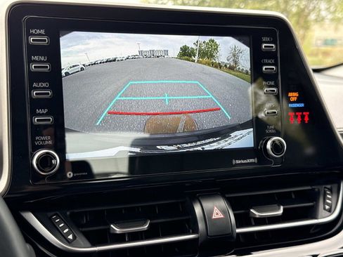 Used 2021 Toyota C-HR Limited image 5