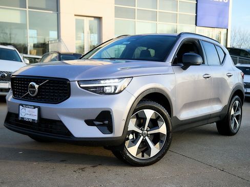 New 2026 Volvo XC40 B5 Plus w/ Protection Package Premier image 2