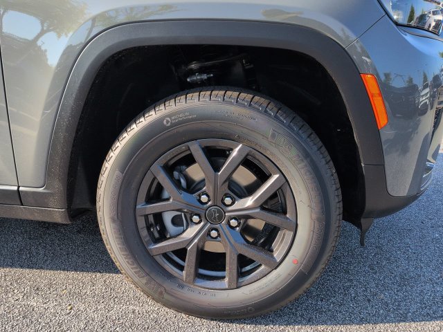 New 2027 Jeep Grand Cherokee Altitude RWD image 10