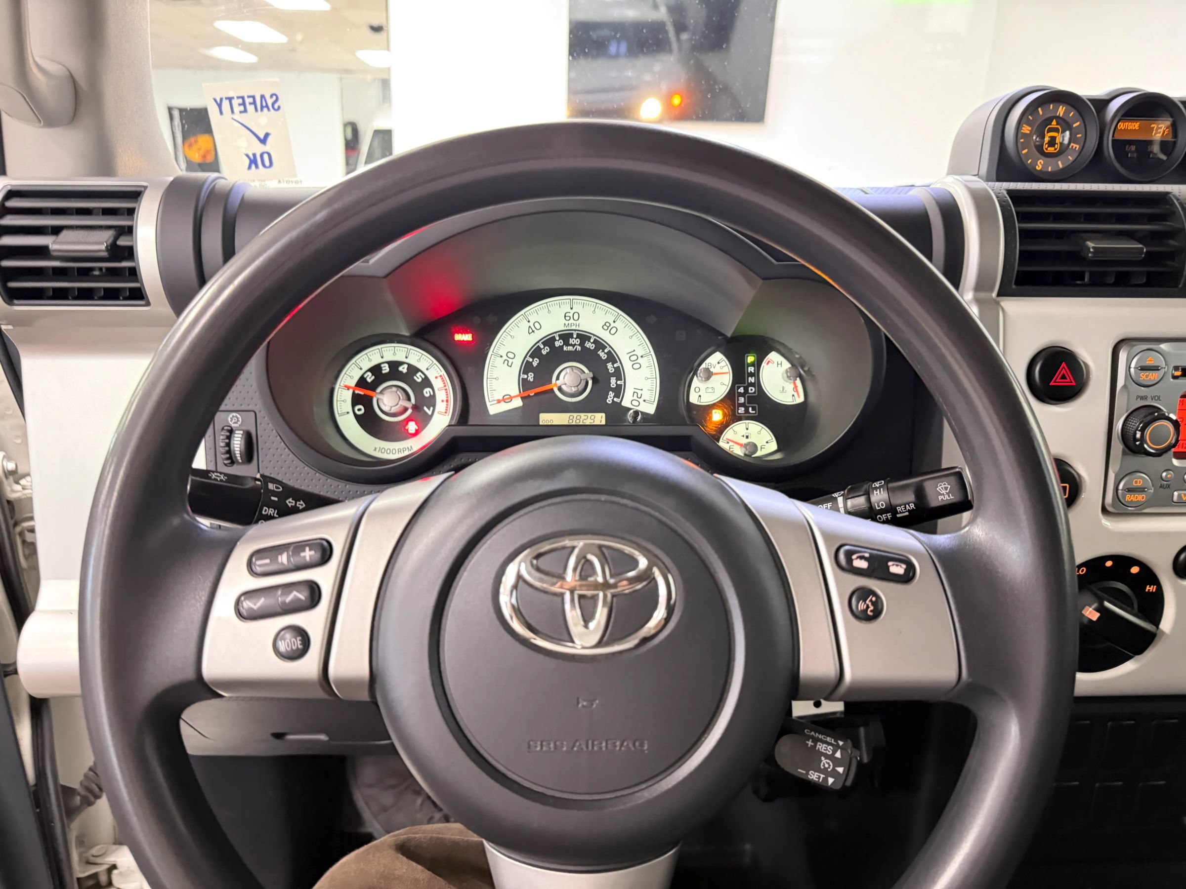 Used 2013 Toyota FJ Cruiser 4WD w/ Convenience Pkg image 31