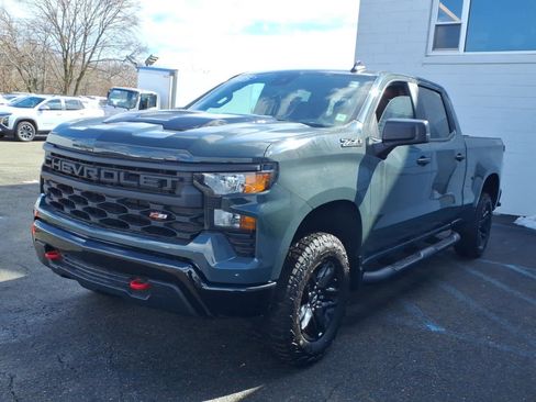 Used 2025 Chevrolet Silverado 1500 Custom Trail Boss w/ LPO, Dark Essentials Package AWD/4WD image 3