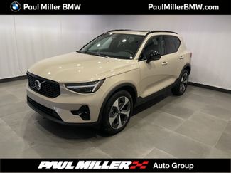 Used 2025 Volvo XC40 B5 Plus w/ Climate Package AWD/4WD 360° Tour