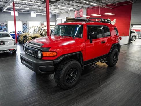 Used 2012 Toyota FJ Cruiser 4WD w/ Upgrade Pkg II image 2