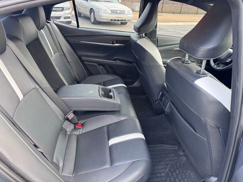 Used 2025 Toyota Camry SE w/ Convenience Package image 29