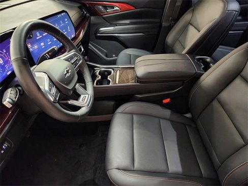 Used 2024 Chevrolet Traverse Z71 image 14