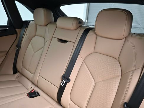 Used 2026 Porsche Macan AWD/4WD image 6