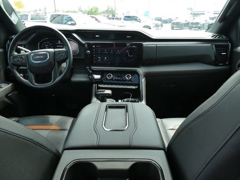 Certified 2022 GMC Sierra 1500 AT4 w/ AT4 Premium Package AWD/4WD image 23