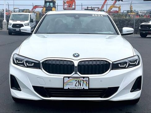 Used 2024 BMW 330e w/ Convenience Package RWD image 3