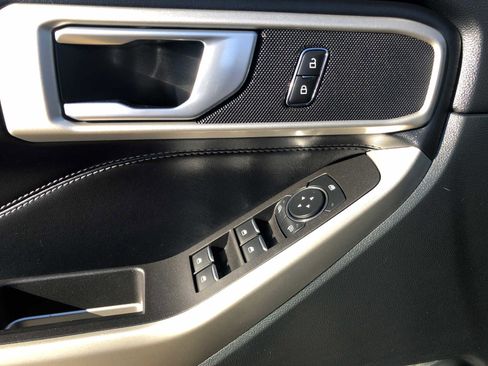 Used 2023 Ford Explorer XLT w/ Class IV Trailer Tow Package image 15