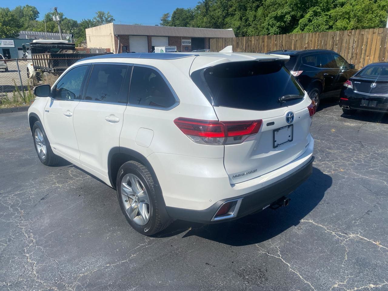 Used 2018 Toyota Highlander Limited AWD/4WD image 9