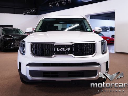 Used 2025 Kia Telluride EX image 2