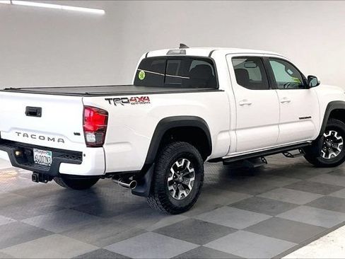 Used 2019 Toyota Tacoma TRD Off-Road w/ TRD Premium Off Road Package AWD/4WD image 13