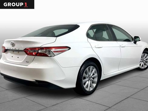 Used 2018 Toyota Camry LE image 12