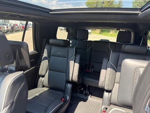 Used 2024 Cadillac Escalade Premium Luxury w/ Performance Package AWD/4WD image 37