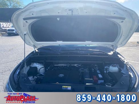 Used 2022 Toyota Highlander LE image 12