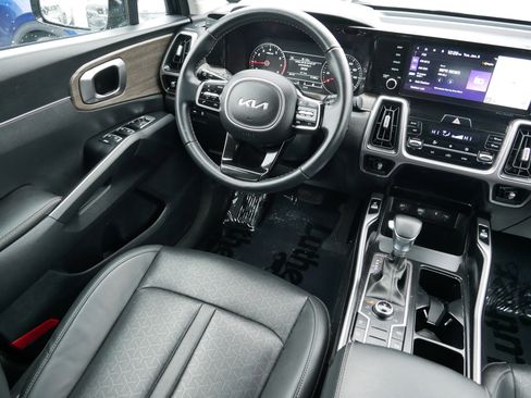 Certified 2023 Kia Sorento S w/ Panoramic Sunroof Package image 9