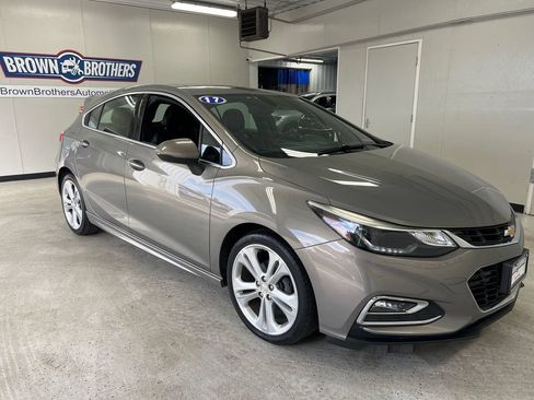 Used 2017 Chevrolet Cruze Premier FWD image 5