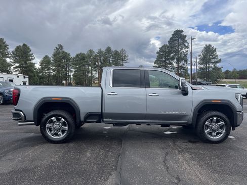 New 2026 GMC Sierra 2500 SLT AWD/4WD image 8