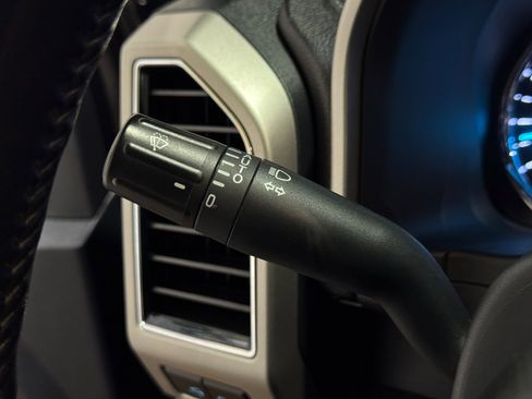 Used 2022 Ford F250 Lariat w/ Lariat Value Package image 22