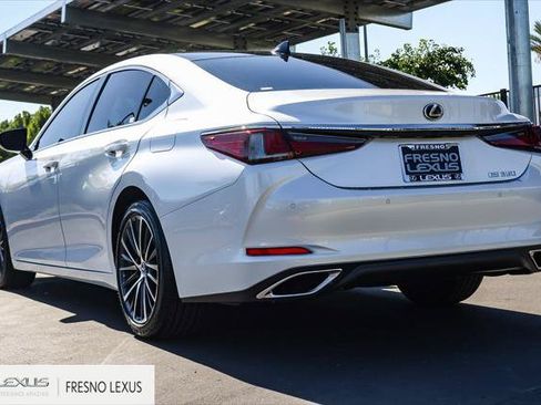 Certified 2024 Lexus ES 350 w/ Premium Package FWD image 4