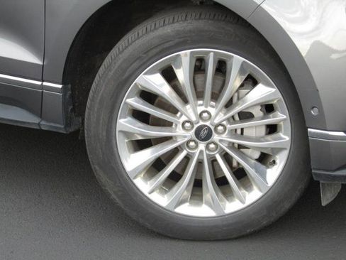 Used 2024 Ford Edge Titanium w/ Titanium Elite Package image 5