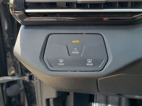 Certified 2023 Volkswagen ID.4 Pro RWD image 28
