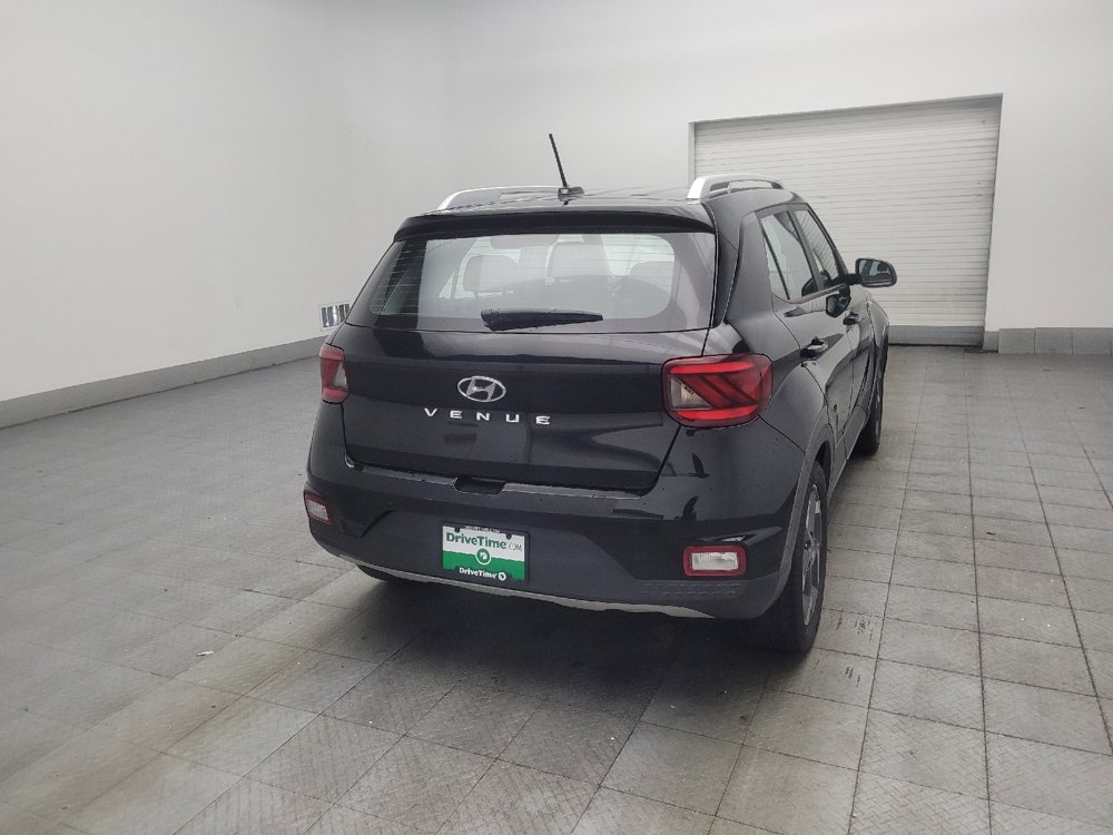 Used 2023 Hyundai Venue SEL FWD image 9