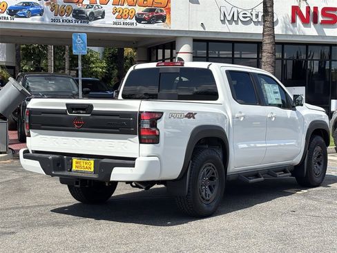 New 2026 Nissan Frontier PRO-4X w/ Pro-4x Convenience Package image 2