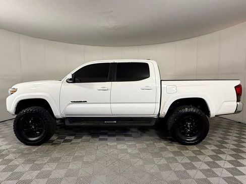 Used 2021 Toyota Tacoma SR5 RWD image 3