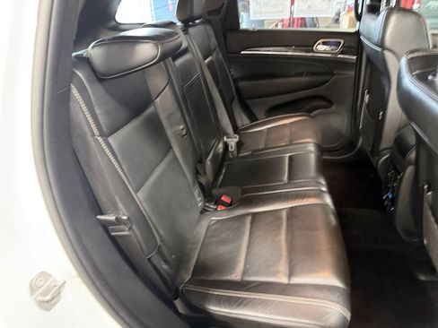Used 2017 Jeep Grand Cherokee Overland AWD/4WD image 21