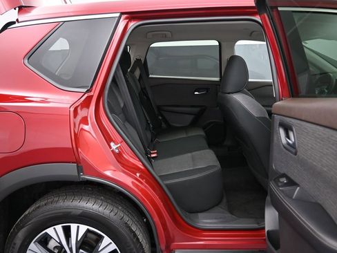 Used 2023 Nissan Rogue SV image 25