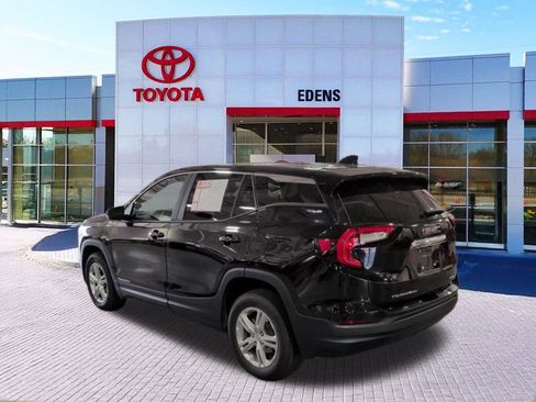 Used 2024 GMC Terrain SLE image 7