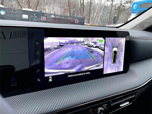 Used 2025 Nissan Kicks SR image 27