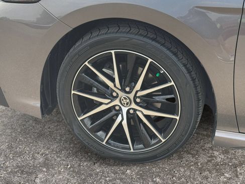 Used 2024 Toyota Camry SE FWD image 12