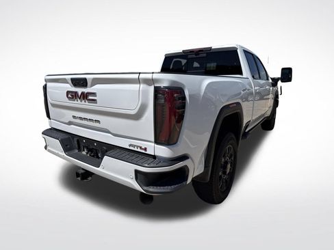 Used 2024 GMC Sierra 2500 AT4 w/ AT4 Premium Plus Package AWD/4WD image 9