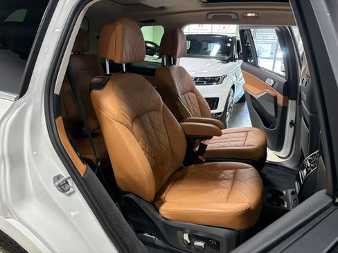Used 2023 BMW X7 xDrive40i w/ Premium Package AWD/4WD image 34