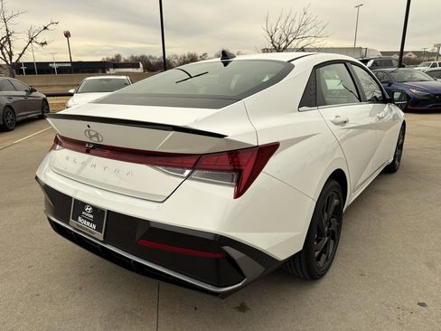 New 2026 Hyundai Elantra SEL Sport image 4