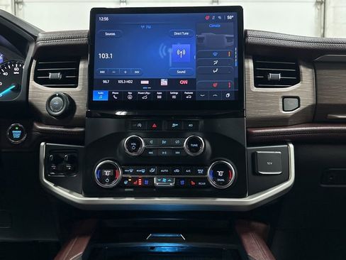 Used 2024 Ford Expedition Limited AWD/4WD image 25