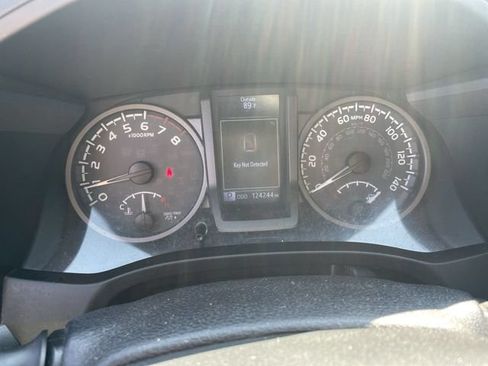 Used 2016 Toyota Tacoma TRD Off-Road w/ Towing Package AWD/4WD image 12