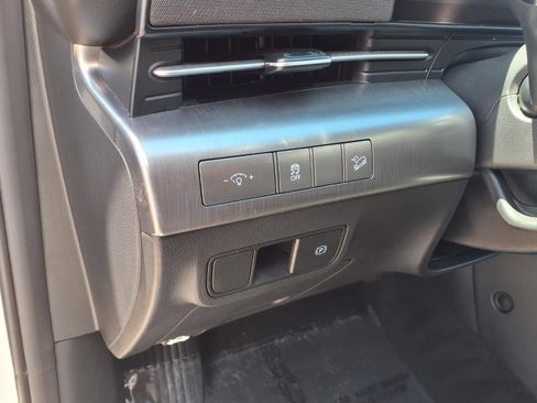 Used 2025 Hyundai Kona SEL AWD/4WD image 18