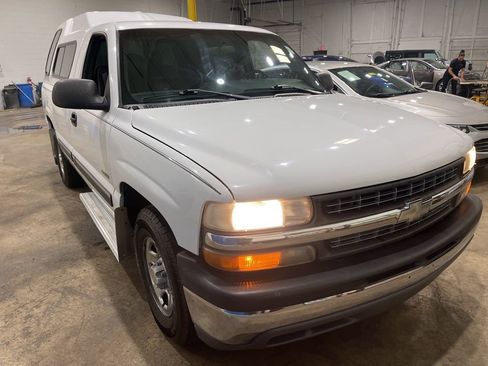 Used 2000 Chevrolet Silverado 1500 2WD Regular Cab w/ Exterior Appearance Pkg image 3