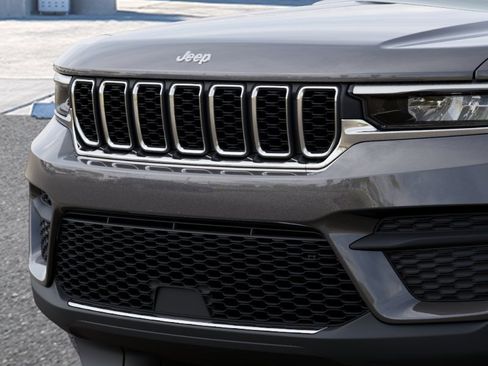 New 2026 Jeep Grand Cherokee Laredo X AWD/4WD image 11