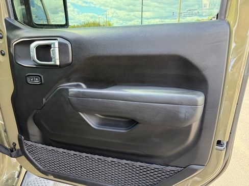 Used 2025 Jeep Wrangler Sport AWD/4WD image 23