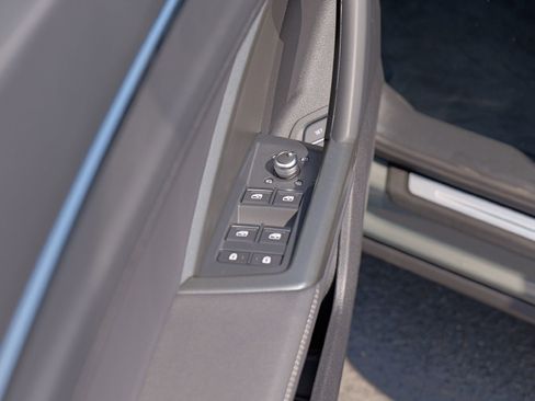 New 2025 Audi Q3 2.0T Premium image 24