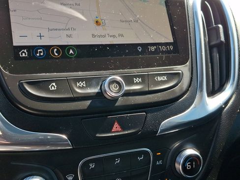 Used 2019 Chevrolet Equinox LT FWD image 17