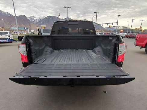 Used 2021 Nissan Titan SV w/ SV Convenience Package image 33