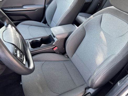 Used 2025 Kia K4 FWD image 38