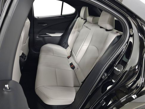 Used 2025 Lexus UX 300h AWD w/ Cold Area Package image 34
