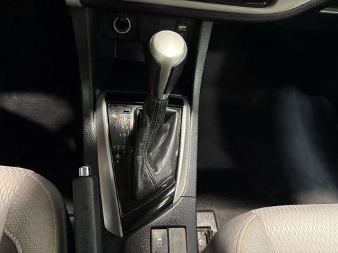 Used 2018 Toyota Corolla LE image 20